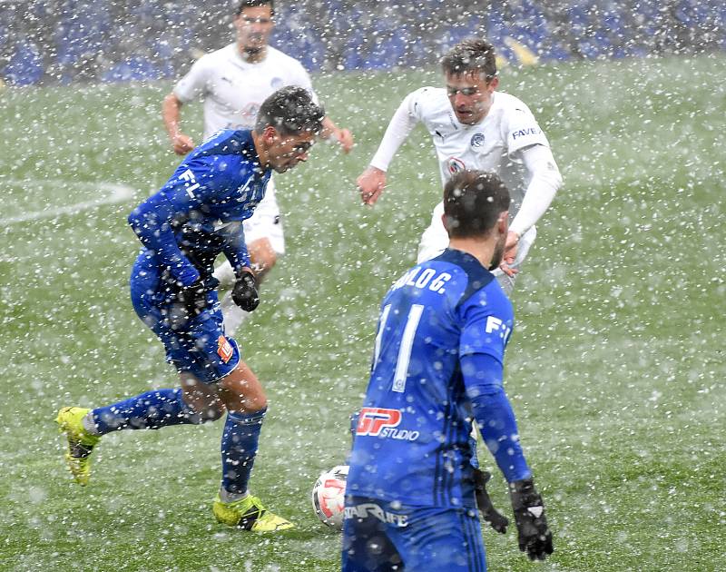 Olomouc remizovala doma se Slováckem v dohrávce 23. kola 0:0.Mojmír Chytil, Pablo González