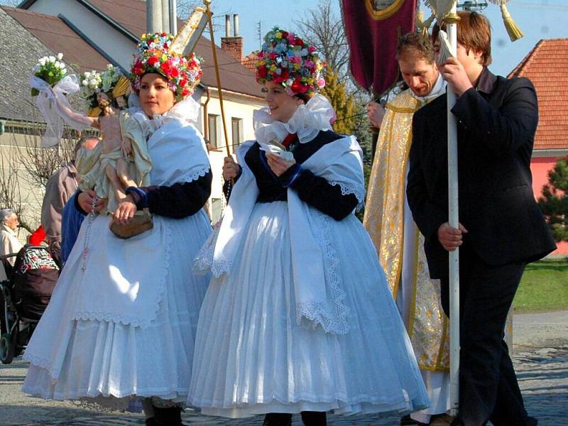 Průvod Ježíšových Matiček z Bělkovic do Dolan 