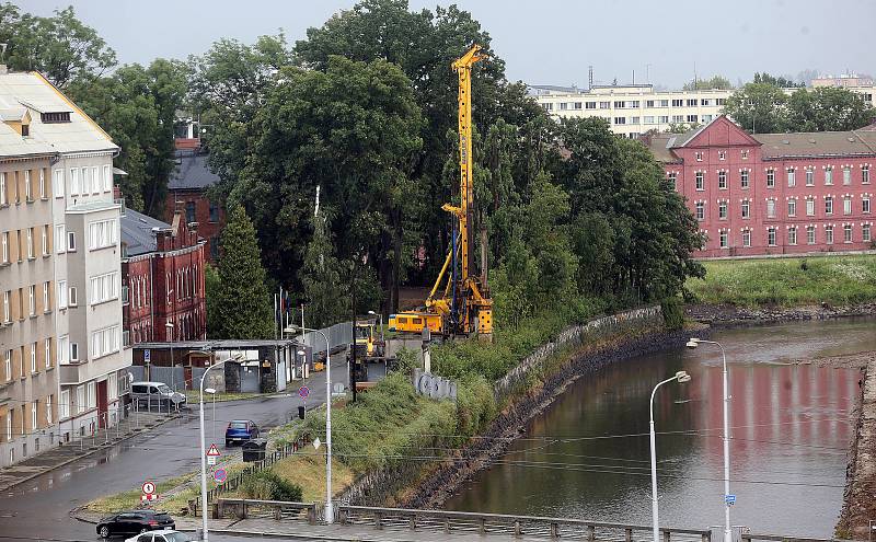 Betonáž nového mostu v ul. Komenského v Olomouci. 19. července 2019