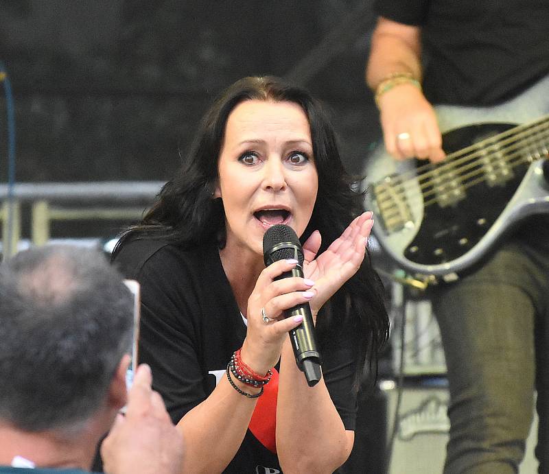 Heidi Janků na V. Rockovém festivalu a slavnostech piva v Lutíně, 9. července 2022