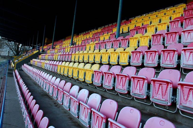 Atletický stadion ve Znojmě, kde se mají hrát prvoligové fotbalové zápasy, stále čeká na zásadní rekonstrukci