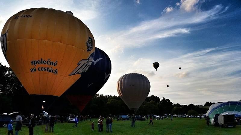 Balony nad Bouzovem