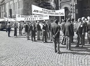 Grand Prix Sigma v roce 1978 přivedla do Olomouce jezdce kapitalistických zemí včetně nejrychlejších Italů. Nic ale nebylo zadarmo. Prvomájový průvod byl povinností