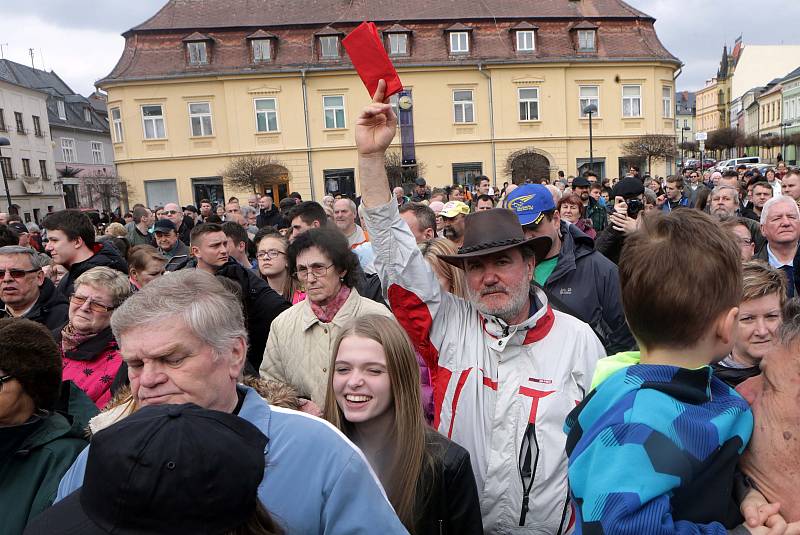 Setkání prezidenta Zemana s veřejností na náměstí ve Šternberku