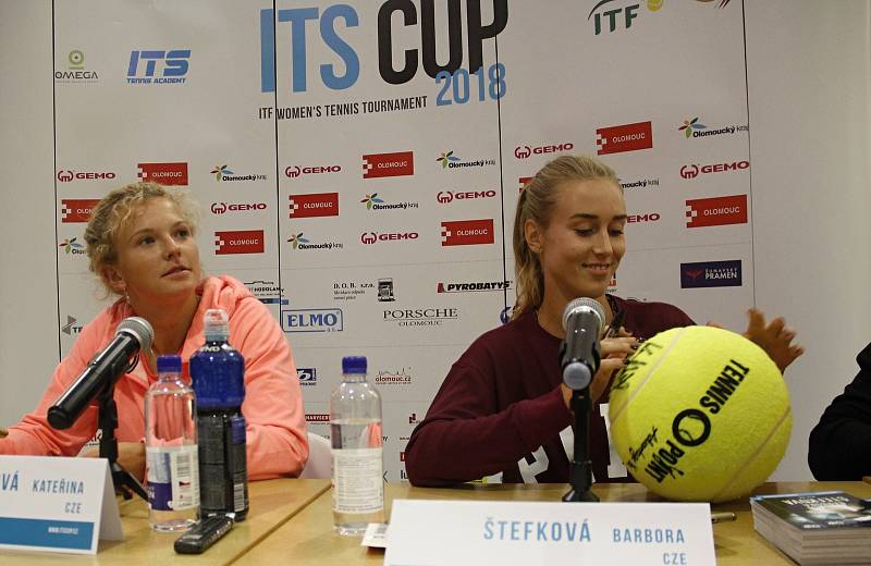 Kateřina Siniaková, Barbora Štefková