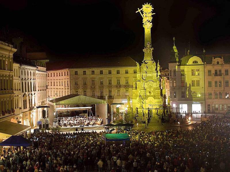 Oslavy 10. výročí zapsání Sloupu Nejsvětější Trojice na seznam UNESCO 