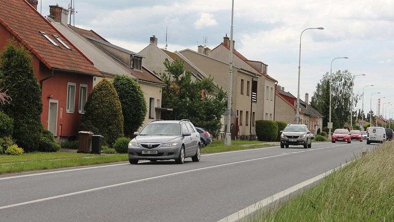 Nový úsek cyklostezky povede v zelených plochách podél Chválkovické ulice do Luční ulice