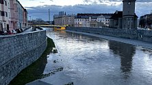 Řeka Morava v Olomouci, odpoledne 22. prosince 2023