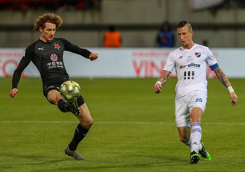 Finále fotbalového poháru MOL Cupu, Baník Ostrava - Slavia Praha 22.května 2019 v Olomouci. Zleva Alex Král a Jiří Fleišman