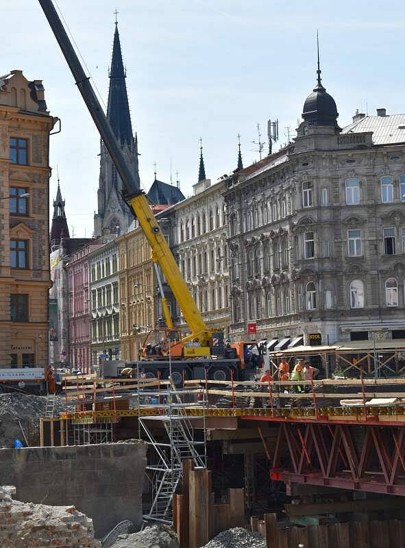 Stavba mostu v Komenského ulici v Olomouci, 17. června 2019