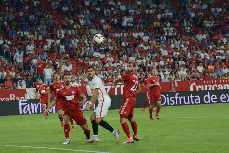 Sevilla FC - Sigma Olomouc (v červeném)