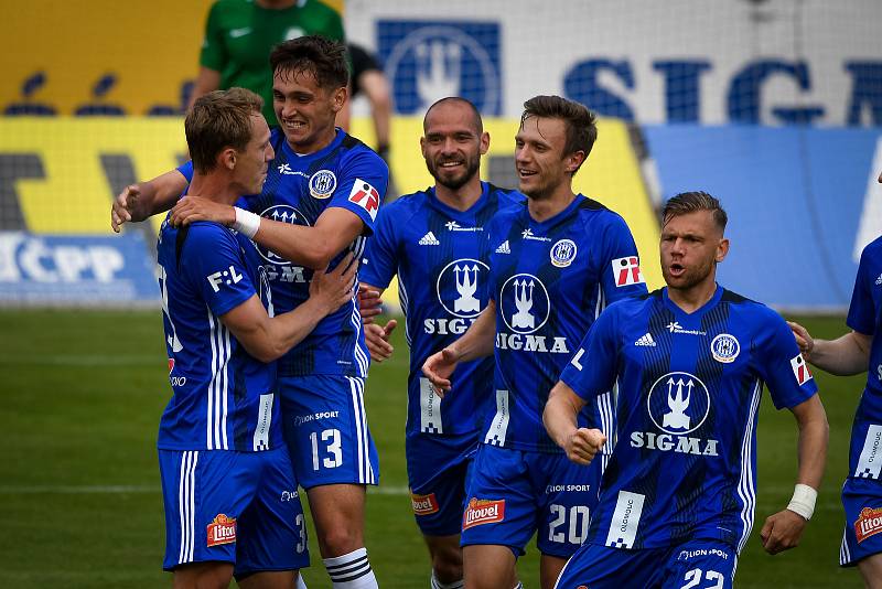 Fotbalisté Olomouce prohráli doma s Příbramí 1:2. radost oslava Lukáš Juliš, Mojmír Chytil, Michal Vepřek, Šimon Falta, Radim Breite