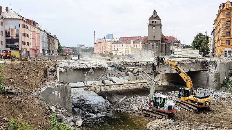 Bourání mostu v Komenského ulici v Olomouci - 19. července 2018