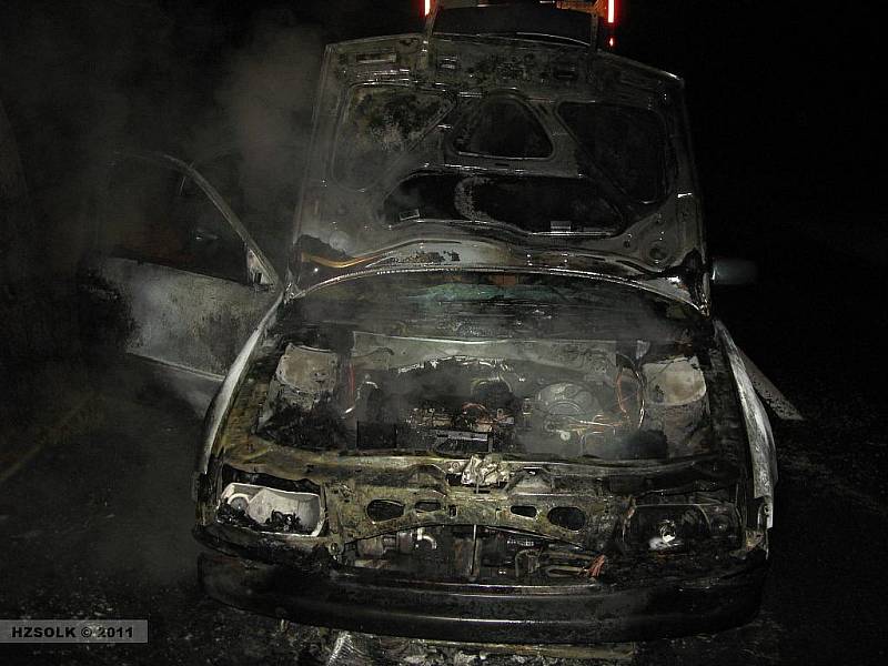 Osobní auto u Krakořic po požáru