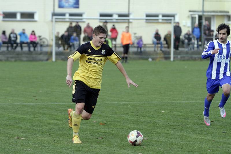 FK Nové Sady (ve žlutém) remizoval s Hranicemi 1:1.