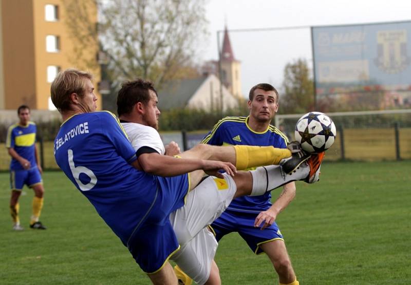 Fotbalisté Nových Sadů (v bílém) proti Želatovicím