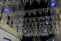Kompletní světelná výzdoba v ulici 28. října v Olomouci. 22. prosince 2021