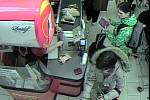 Policie pátrá po ženě v zelené bundě, která v Penny marketu v Hejčíně našla cizí peněženku