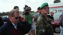 Olomouc, 10. července 1997. Prezident Havel na návštěvě v zatopeném městě