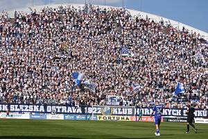 Fanoušci Ostravy na derby Sigma - Baník na Andrově stadionu v dubnu 2023