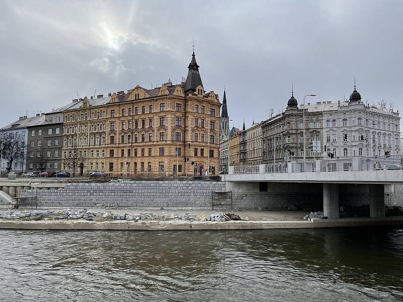 Nábřeží řeky Moravy v Olomouci, 3. dubna 2021