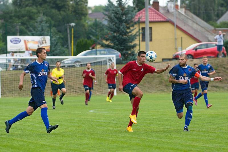 MOL Cup: Viktorie Přerov (v modrém) proti HFK Olomouc