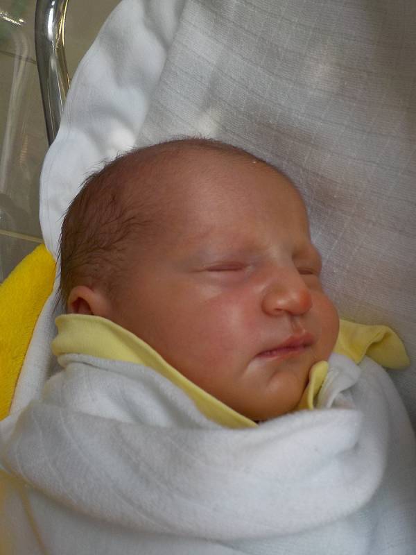 Olivie Hangurbadžová, Prostějov, narozena 16. dubna 2022 v Prostějově, míra 47 cm, váha 2550 g. Foto: Lucie Rozehnalová