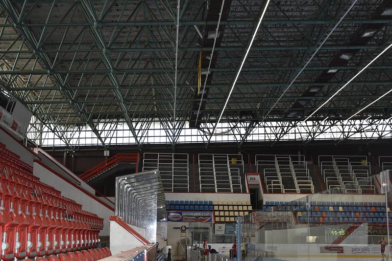 Začala rekonstrukce střechy Zimního stadionu v Olomouci, 5. 5. 2021