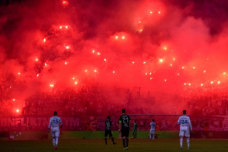 Finále fotbalového poháru MOL Cupu: FC Baník Ostrava - SK Slavia Praha, 22. května 2019 v Olomouci. fanoušci Baníku.