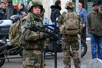 Francouzská armáda zasahuje po teroristických útocích v pařížské čtvrti St. Denis. Ilustrační foto