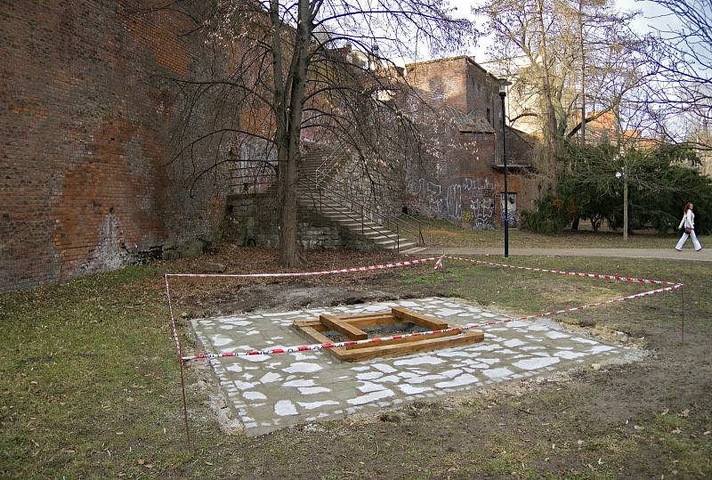 Zvoničku v olomouckých Bezručových sadech nahradí nová kopie na novém místě