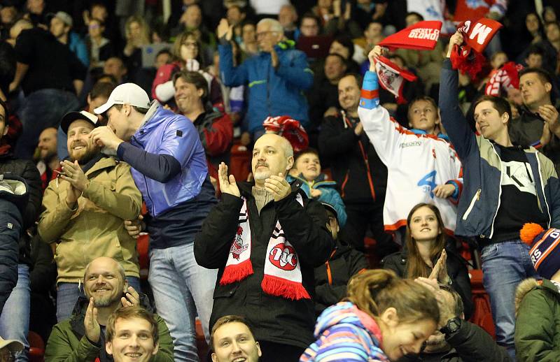 Fanoušci v plné "plechárně". Třetí čtvrtfinále Olomouc - Plzeň