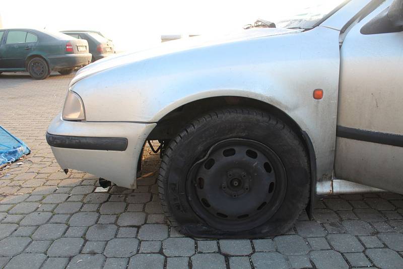 Nehoda na kruhovém objezdu v Holické ulici v Olomouci, 8. 2. 2020