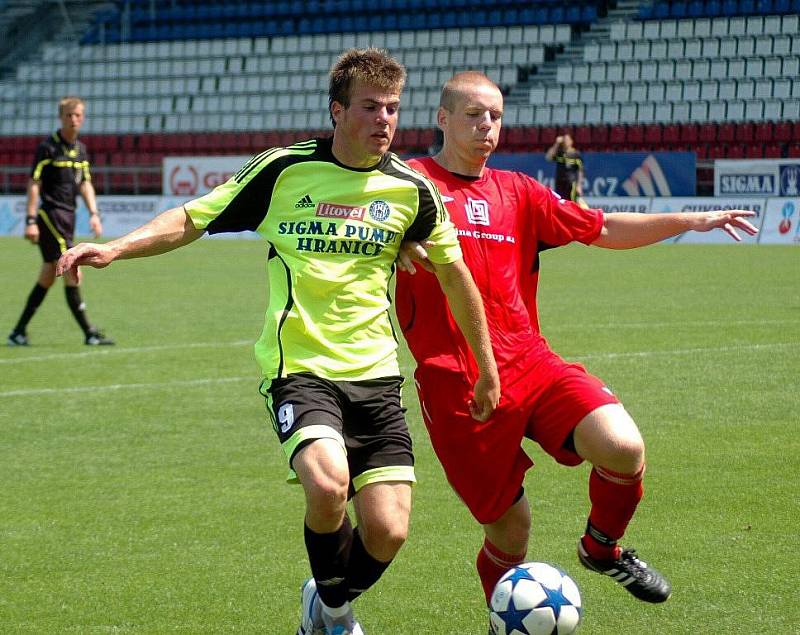 Béčko Sigmy (v zeleném) proti Hulínu