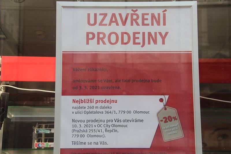 Společnost Rossmann opustila prodejnu ve Slovenské ulici v centru Olomouce po 19 letech.