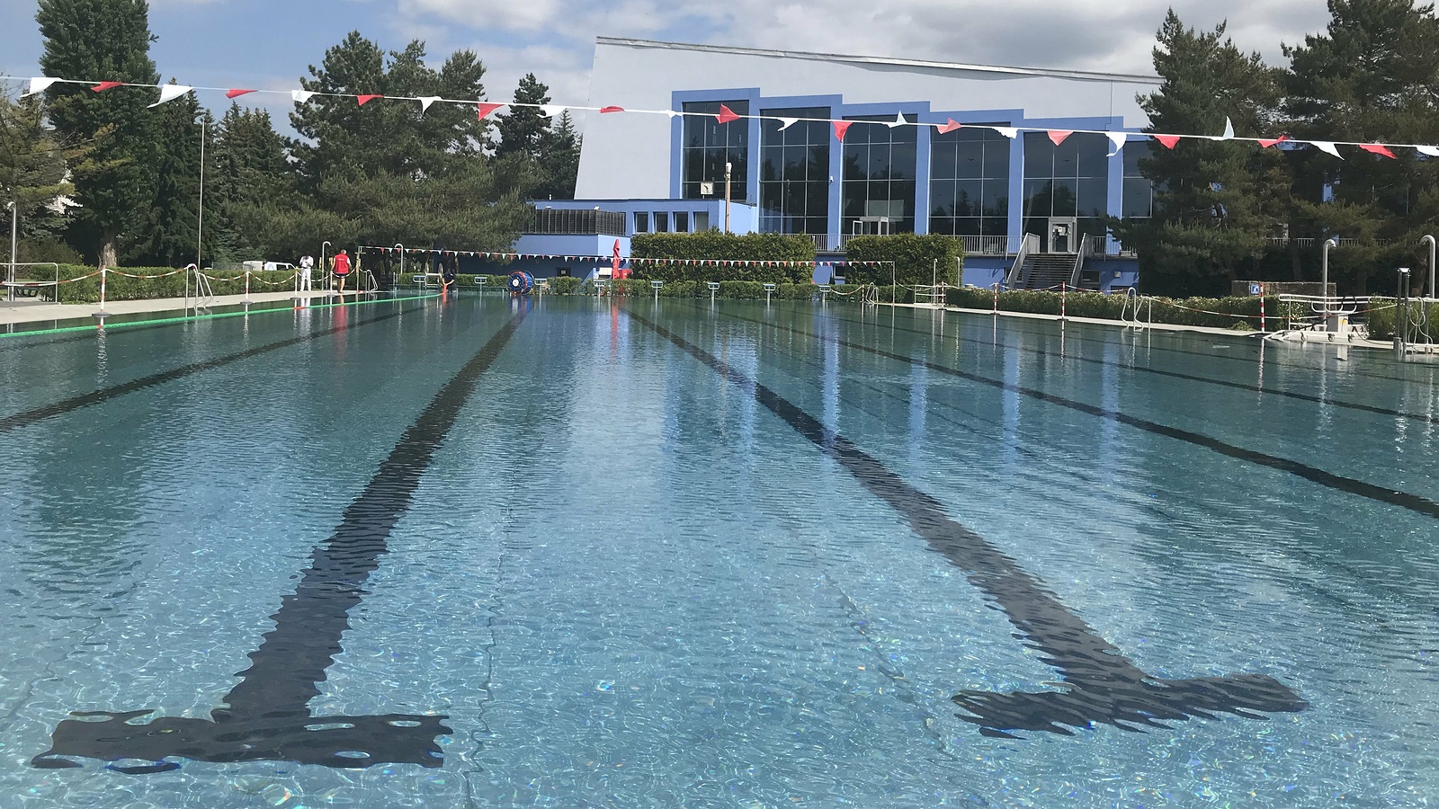 Olomoucký bazén bude mít nového provozovatele. Do konkurzu ale nikdo nešel  - Olomoucký deník