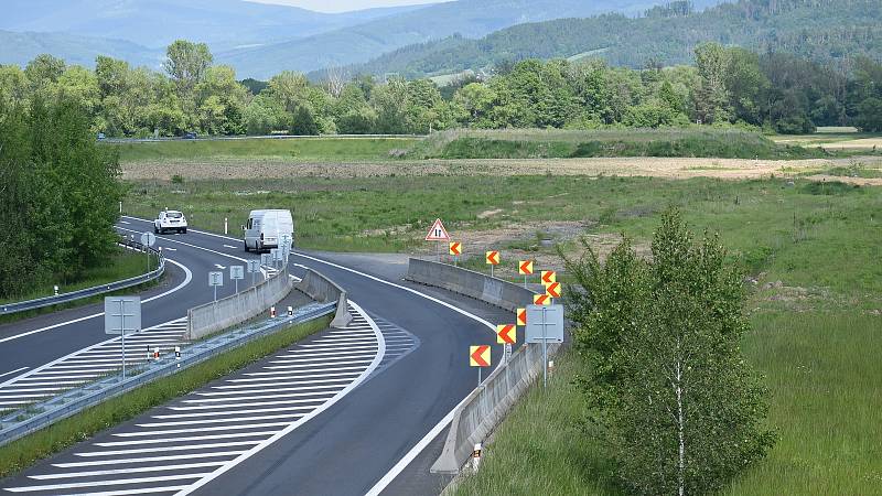 Budoucí trasa obchvatu Bludova - mimoúrovňová křižovatka u Postřelmova.