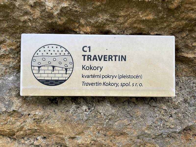 Travertin z Kokor v Geoparku Přírodovědecké fakulty Univerzity Palackého v Olomouci.