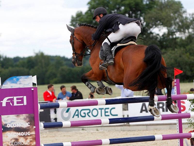 Ladislav Arient a Aragon Z. Světový pohár v jezdeckém areálu Equine Sport Centre v Olomouci