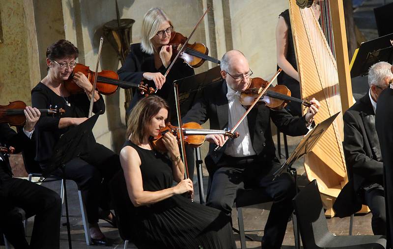 Koncert krakovské filharmonie v olomouckém kostele P.M. Sněžné slavnostně zahájil unikátní výstav