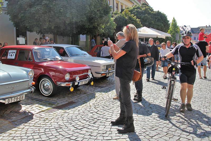 Ecce Homo Historic, dopolední program na Hlavním náměstí ve Šternberku, 11. 9. 2021