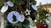 Více než dvě desítky dětmi nazdobených vánočních stromečků letos zkrášlily Hlavní náměstí ve Šternberku, 4. prosince 2022