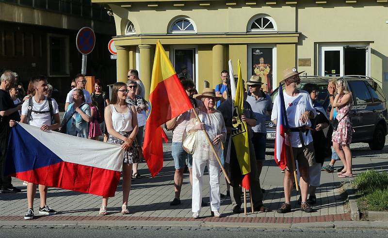 Demonstrace za nezávislost české justice a proti Andreji Babišovi v Olomouci - 11. 6. 2019