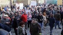 Protestní akce Proč? Proto! na olomouckém Žerotínově náměstí