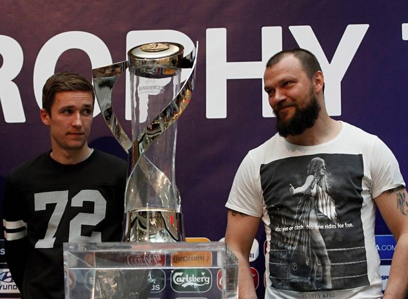 V Olomouci byl v rámci Trophy Tour představen pohár pro vítěze Eura U21