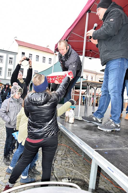 Soutěž o nejvypečenější vánočku na náměstí v Uničově