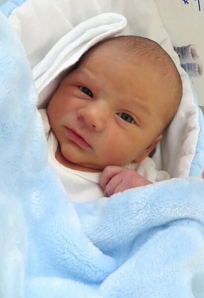 Mikuláš Bílý, Doloplazy, narozen 9. února v Olomouci, míra 48 cm, váha 3120 g