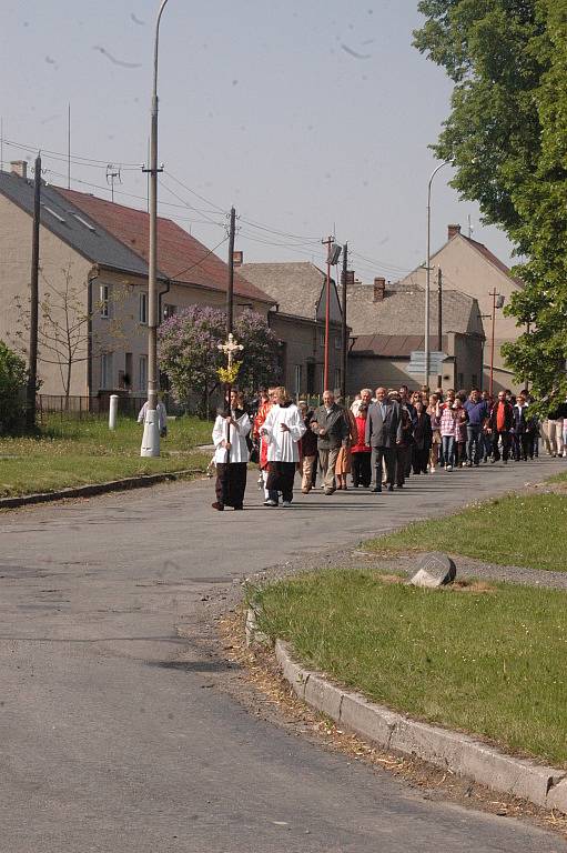 Svěcení opravené sochy svatého Jana Nepomuckého