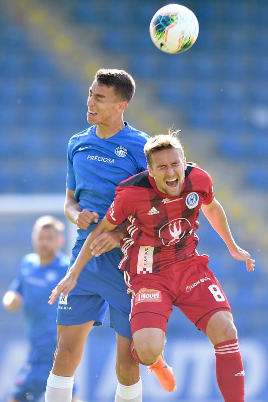 Slovan Liberec (v modrém) - Sigma Olomouc