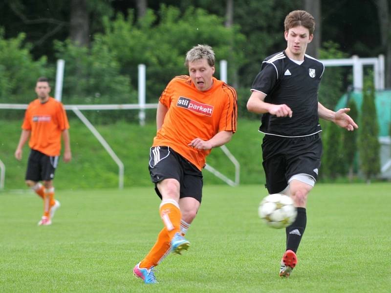 Kozlovice (v oranžovém) proti 1. HFK Olomouc B